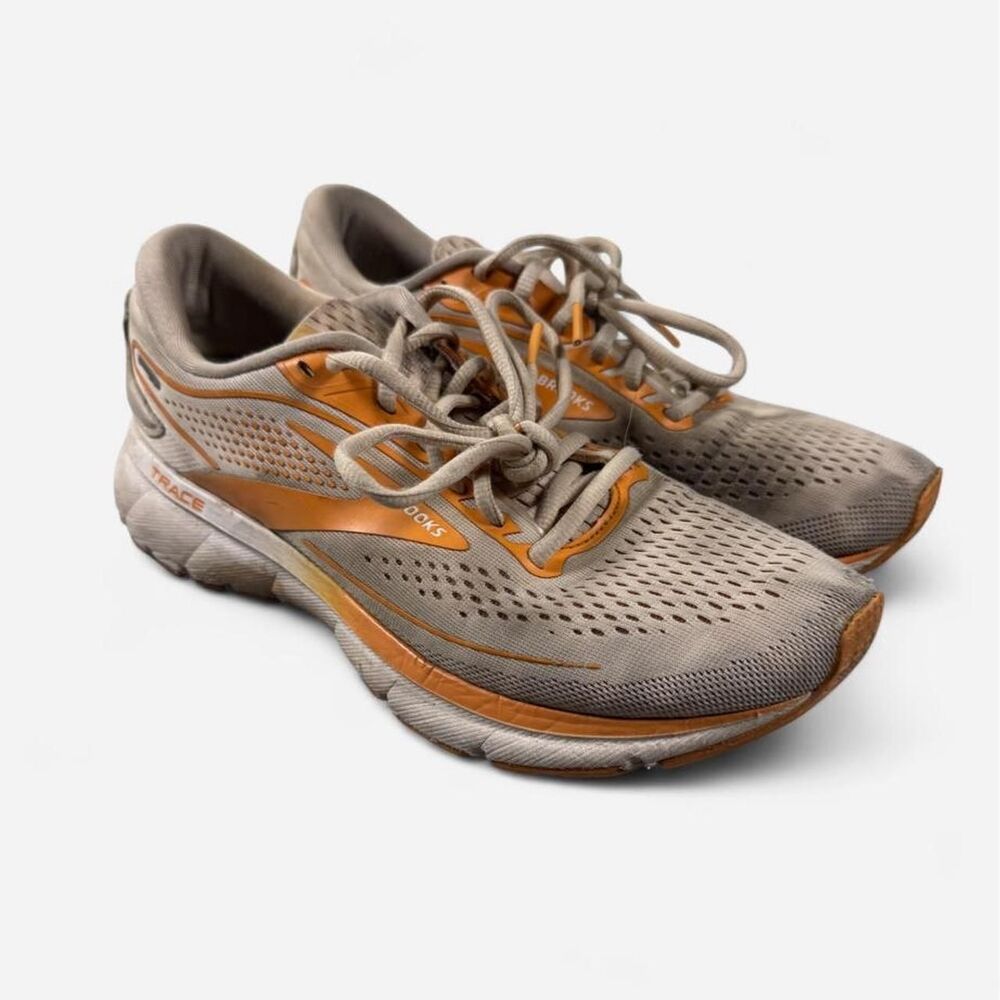 Brooks Women's Grey and Cream Trainers